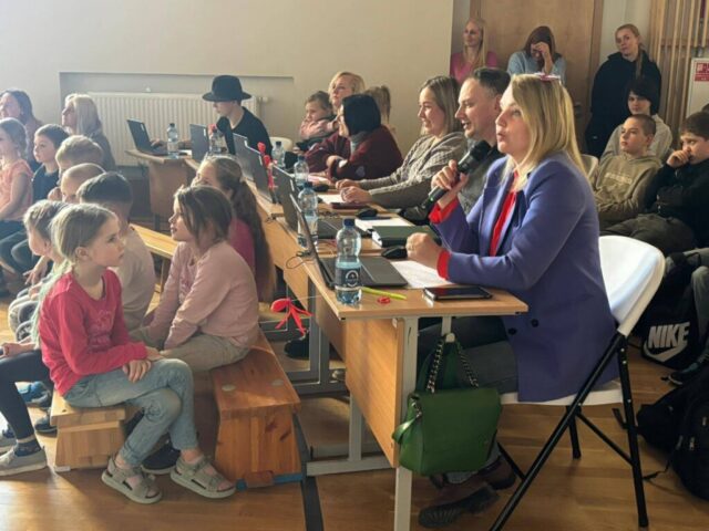 633565717_1420165473237658_2437356699257791940_n